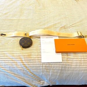 Louis Vuitton onthego east west purse strap